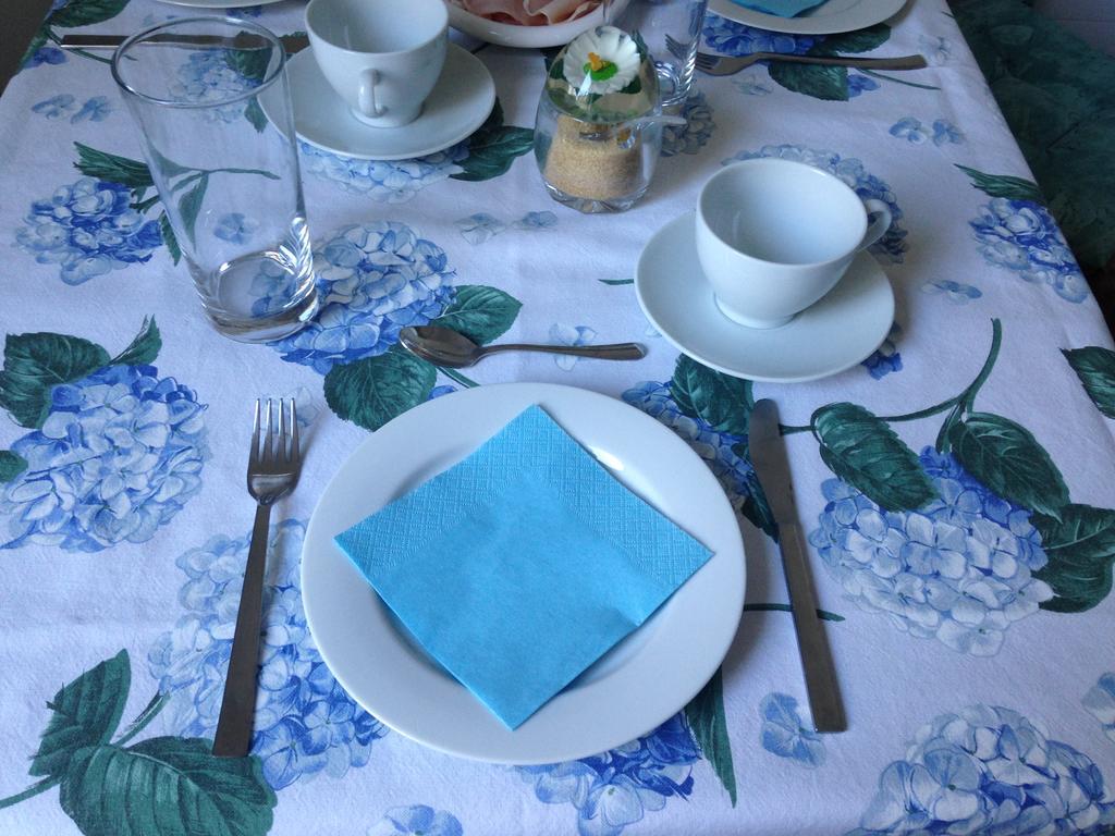 Le Ortensie Di Via Rossetti Acomodação com café da manhã Trieste Exterior foto